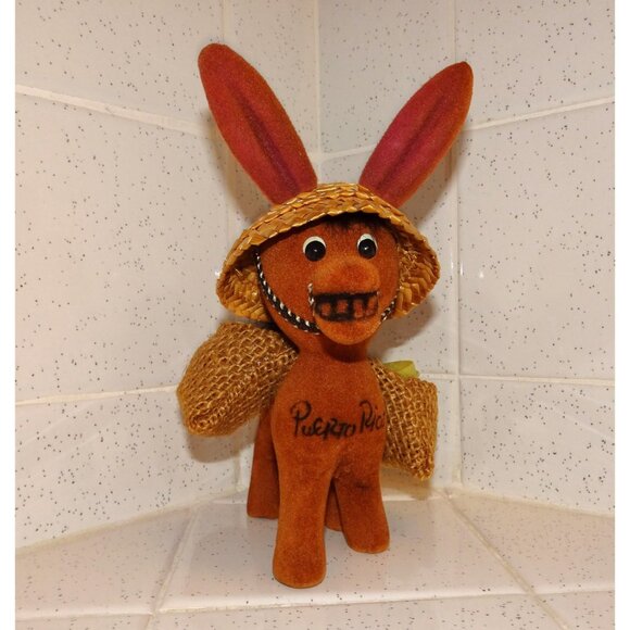 Vintage Fuzzy Flocked Donkey Carrying Salt & Pepper Shakers Puerto Rico Souvenir - Picture 2 of 13